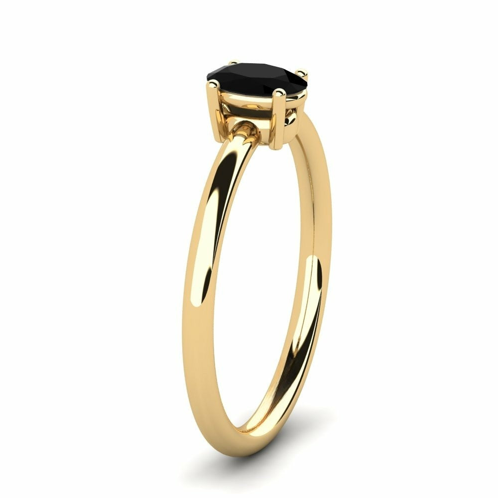 Nature Solitaire Black Sapphire Ring