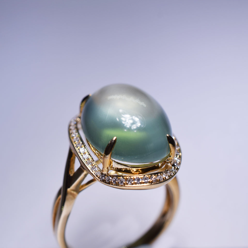 Prehnite Ring - 10.925 cts Cabochon