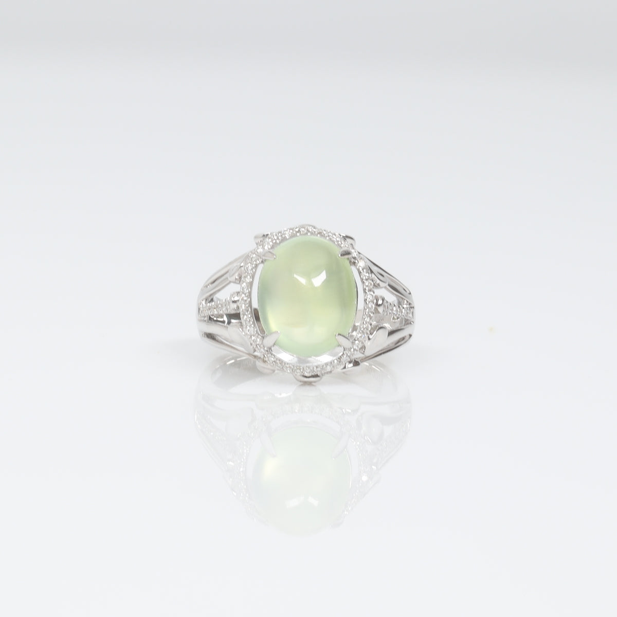 4.163ct Oval Fresh Green Prehnite Ring