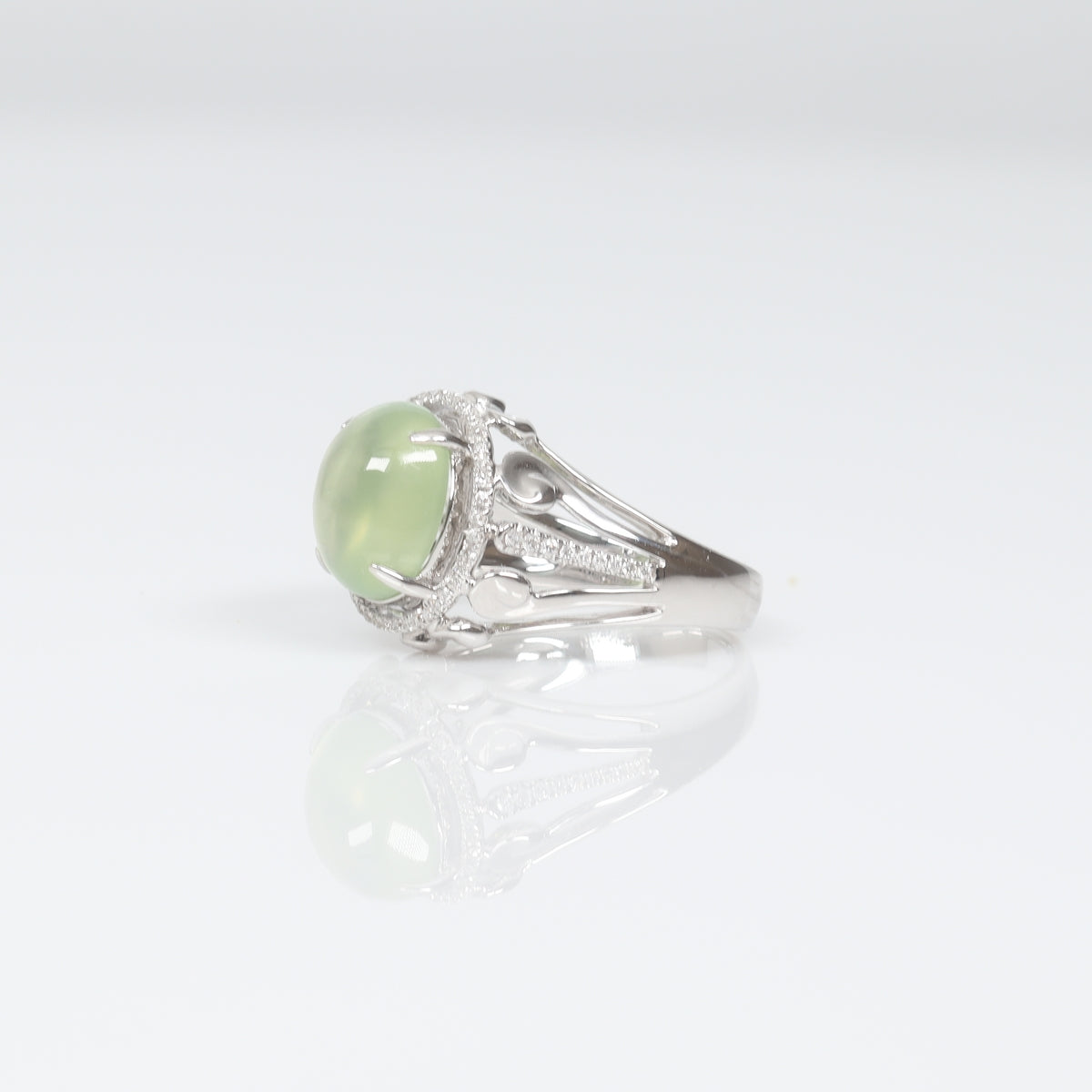 4.163ct Oval Fresh Green Prehnite Ring