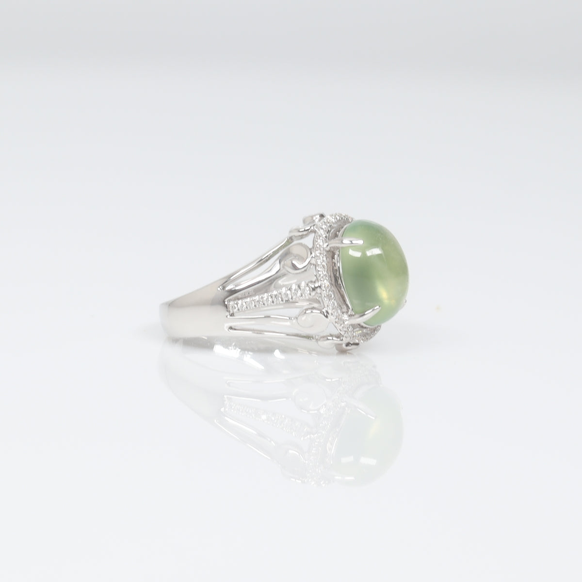 4.163ct Oval Fresh Green Prehnite Ring